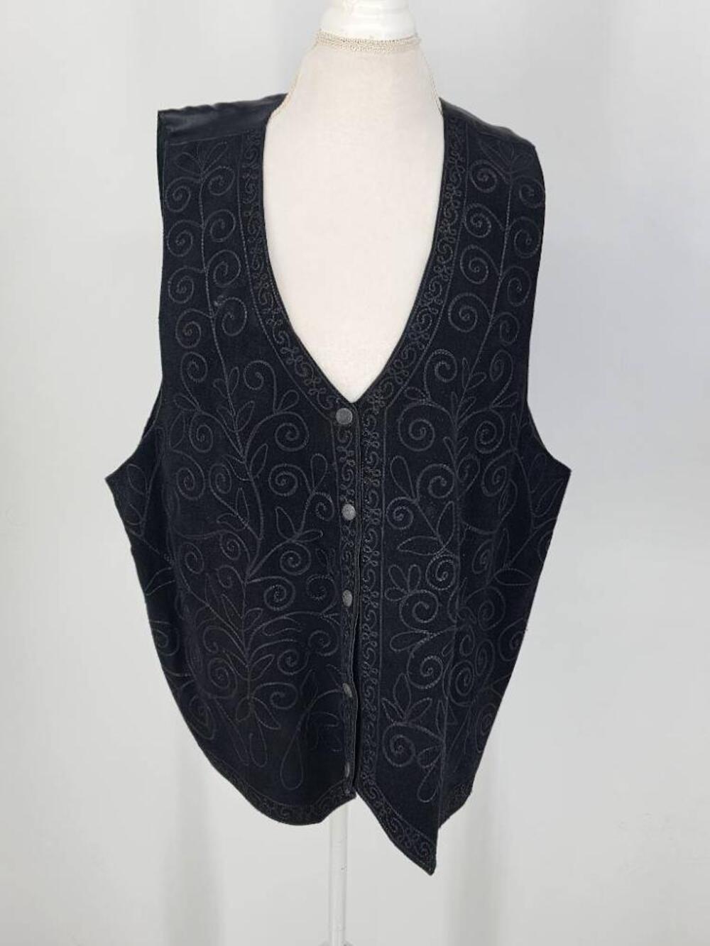 Vintage Jane Ashley Womens 2X Black Suede Embroidered Vest Whimsigoth Satin Back